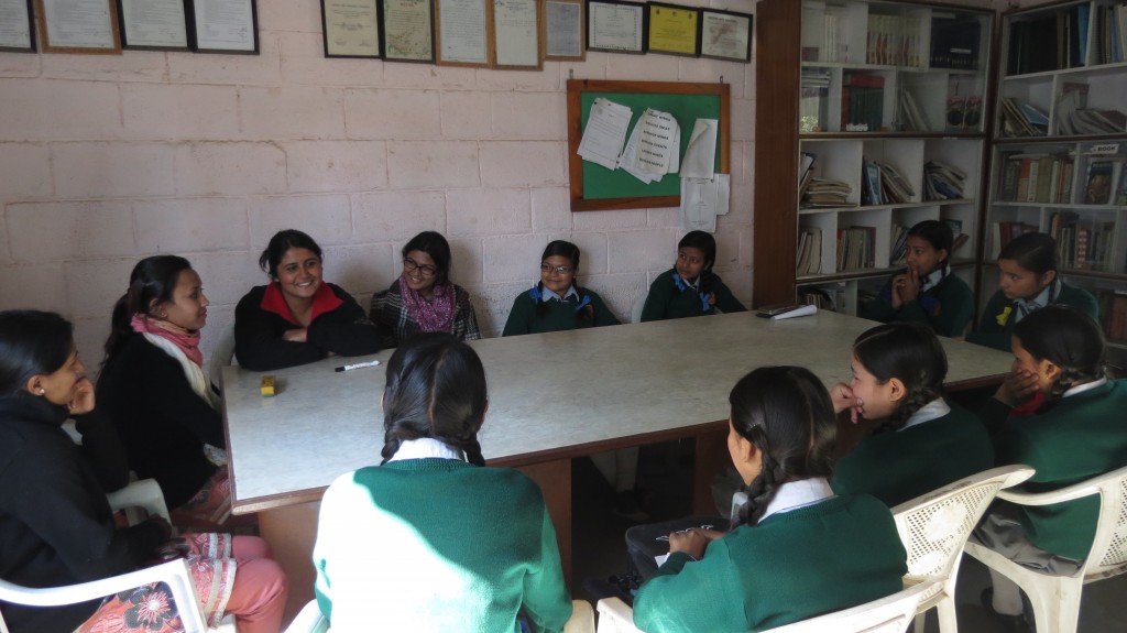 Didis and Bahinis enjoy discussing extracurricular activities