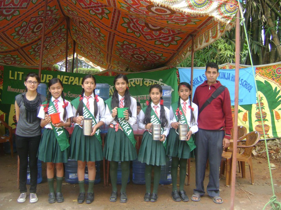 giving-out-water-3