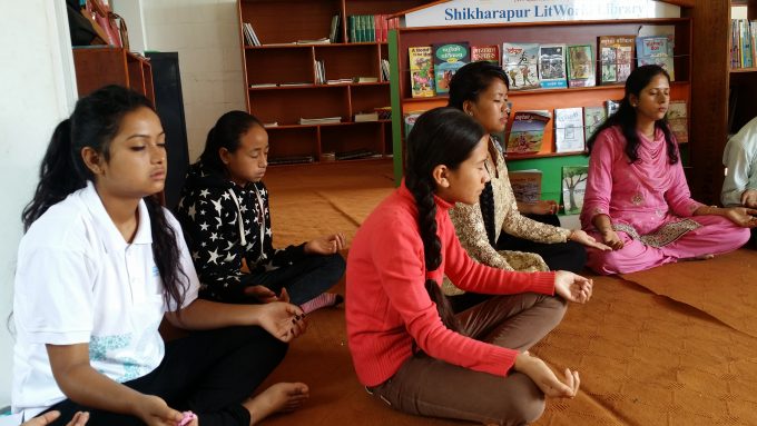 scholars-leand-to-do-yoga
