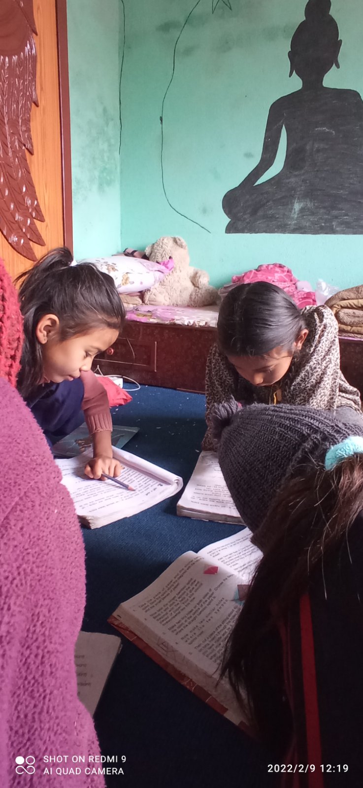 Bahinis learning together in the Tutoring Class