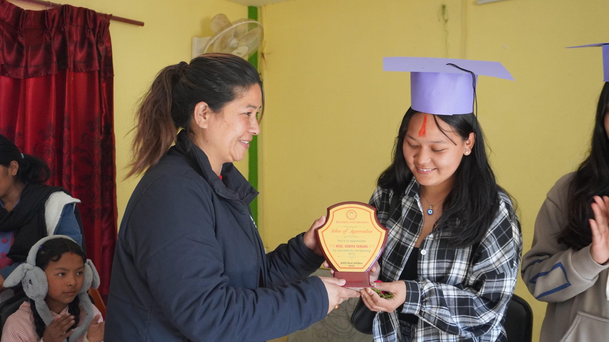 DIDI Sanju Maharjan gives token of love for Asmita.