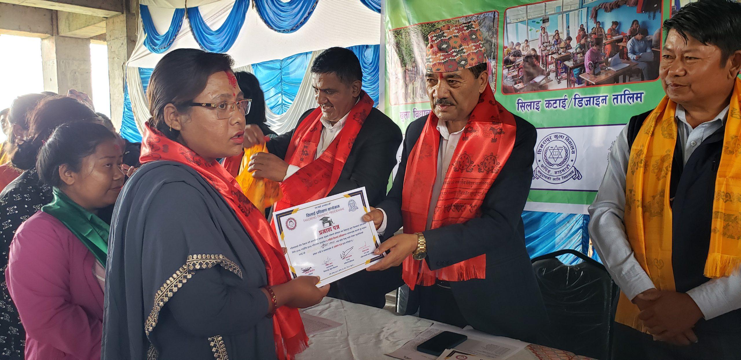 Yog Mahila Team reciving certificate (1)