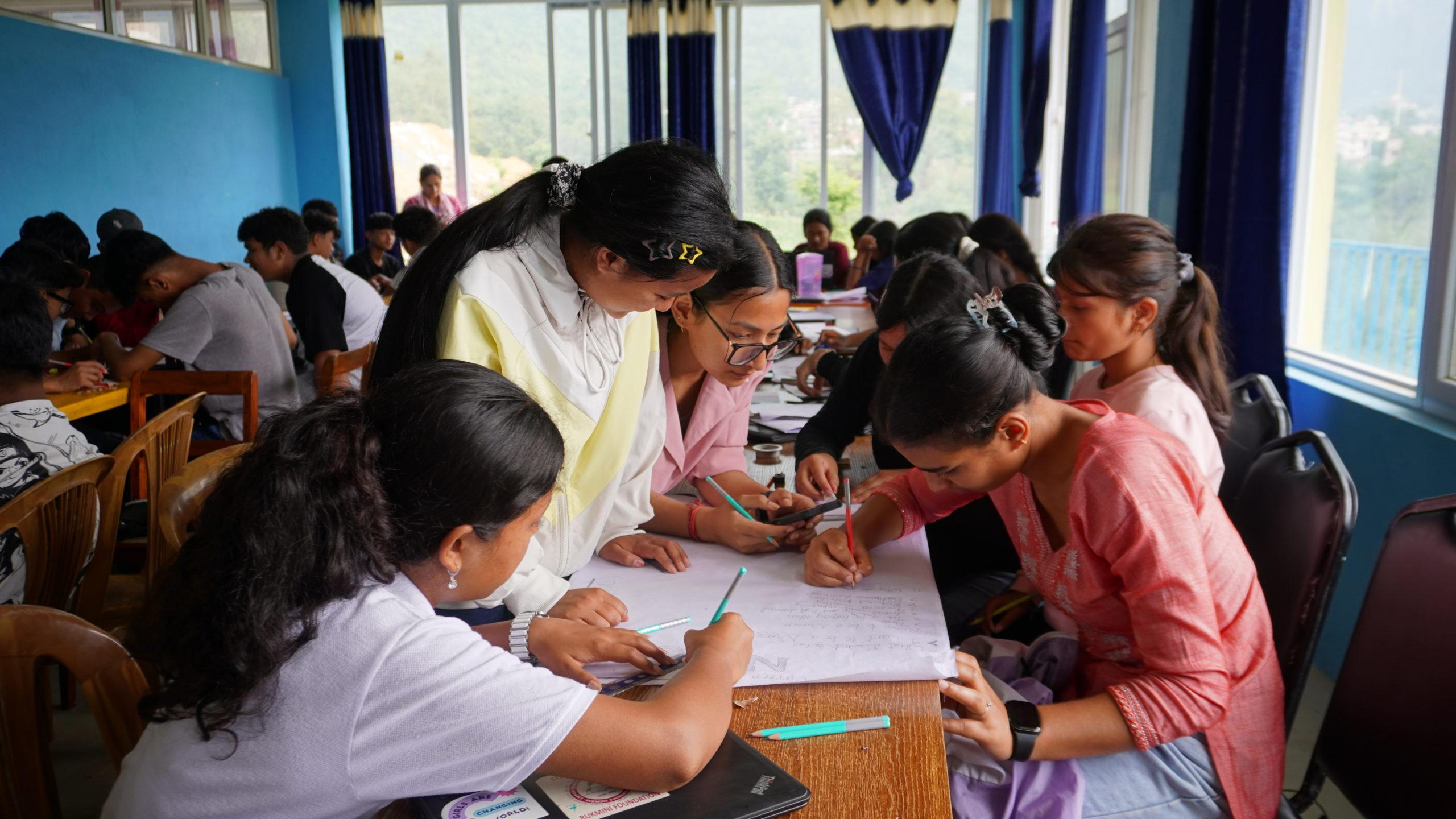 Students are making the presentation_