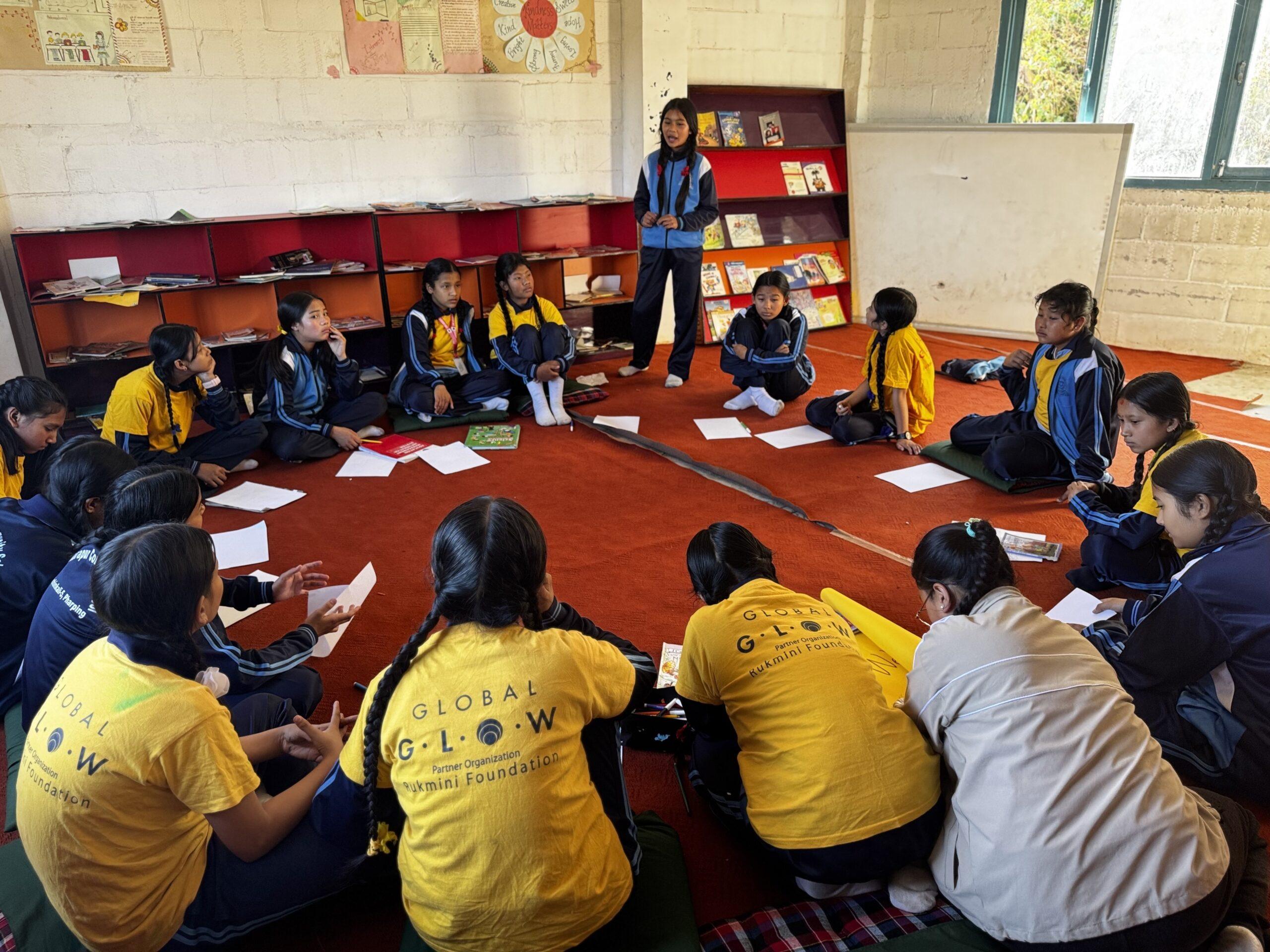 GLOW girls identifying key takeaways of Digital Wellbeing