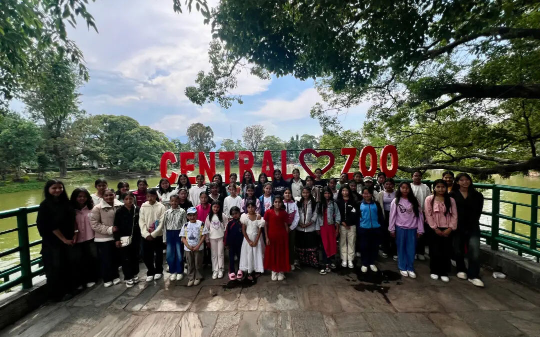 “Didi, Can a Tiger Swim?”: A Day at the Central Zoo with 49 Curious Bahinis