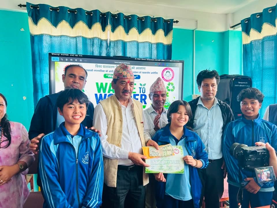 Award ceremony_ Arunodaya School honored with cash prize for 3rd place achievement